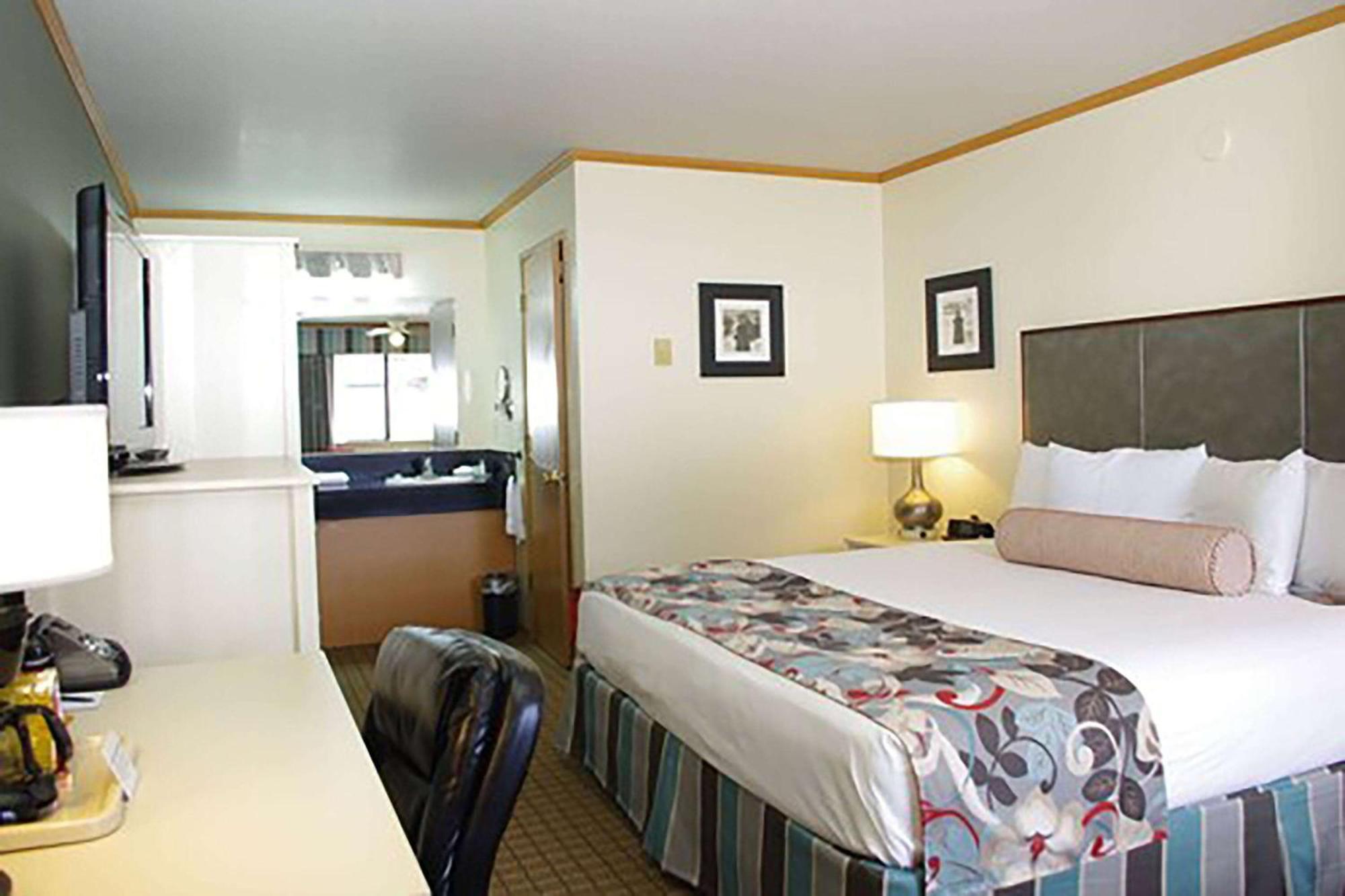 River House Inn, A Baymont By Wyndham Florence Bagian luar foto